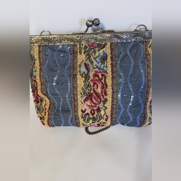 Christiana vintage tapestry shoulder bag beaded kiss lock - Picture 8 of 8